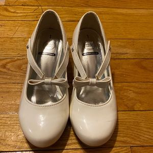 Wonder Nation Little Girl's Size 1 White Dress Bow Pump Shoes